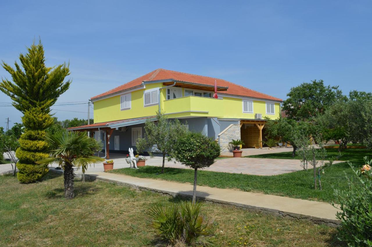 Studio Apartments Luka Biograd - Бенковаць Екстер'єр фото