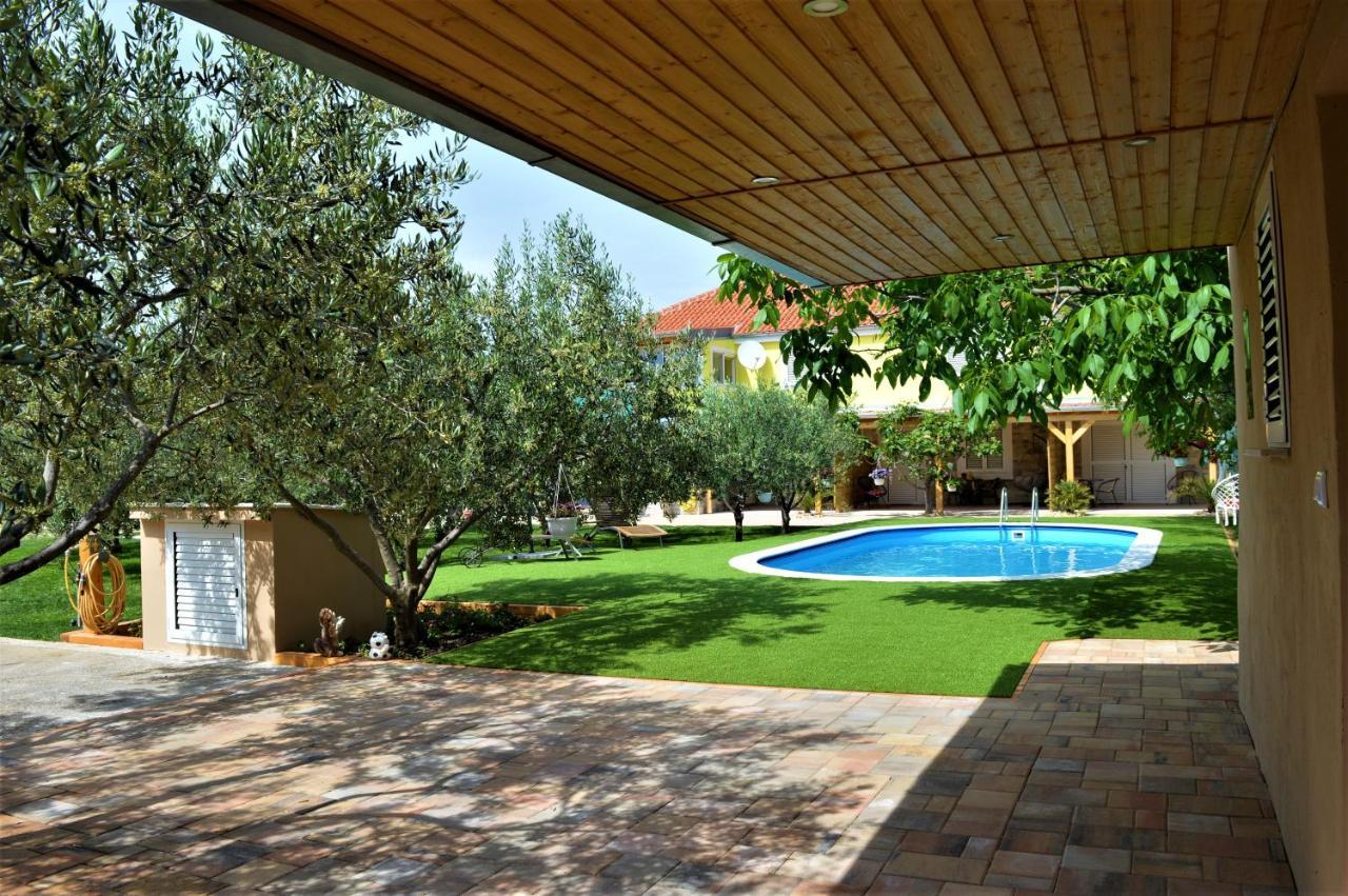 Studio Apartments Luka Biograd - Бенковаць Екстер'єр фото