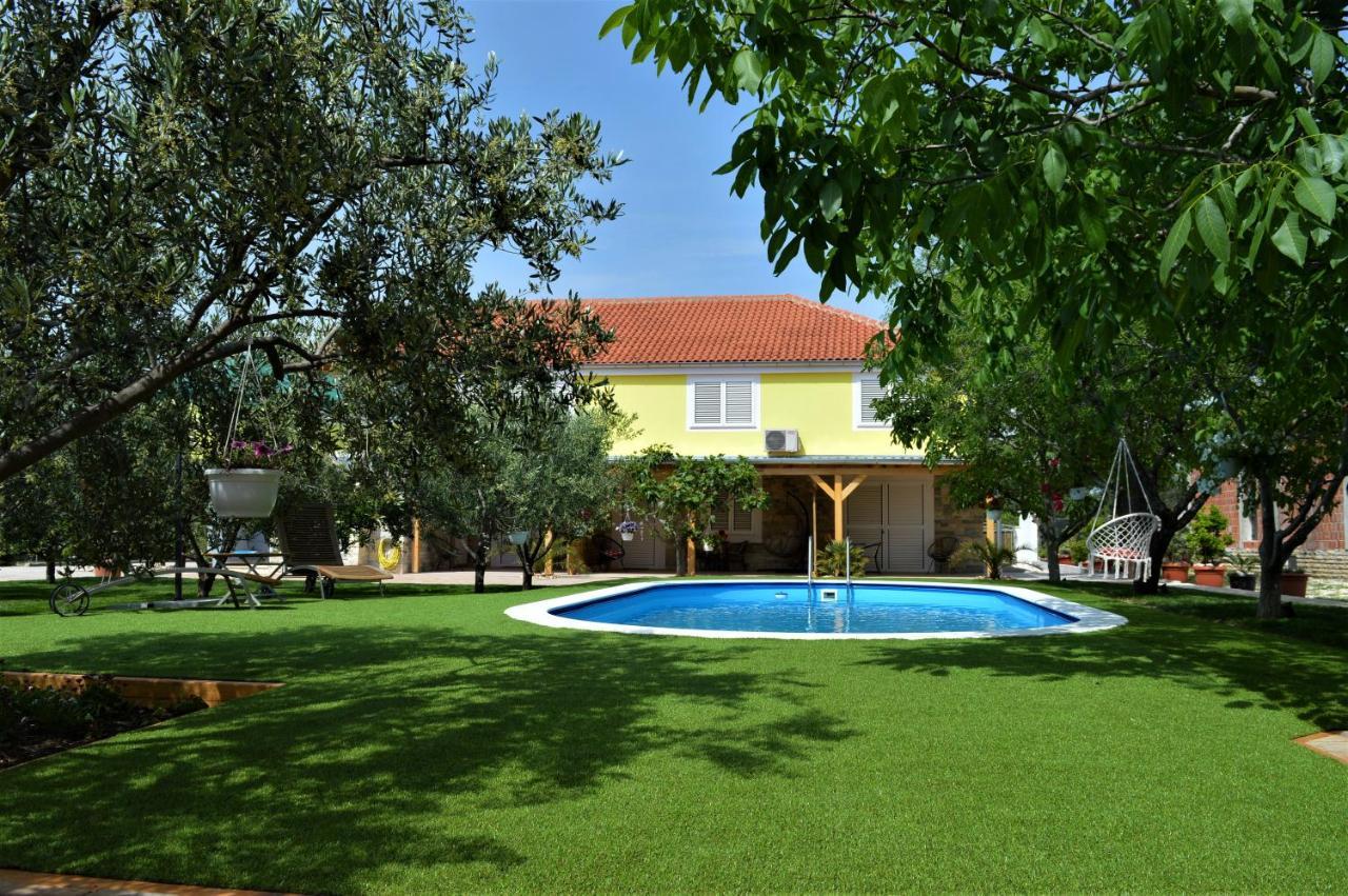 Studio Apartments Luka Biograd - Бенковаць Екстер'єр фото