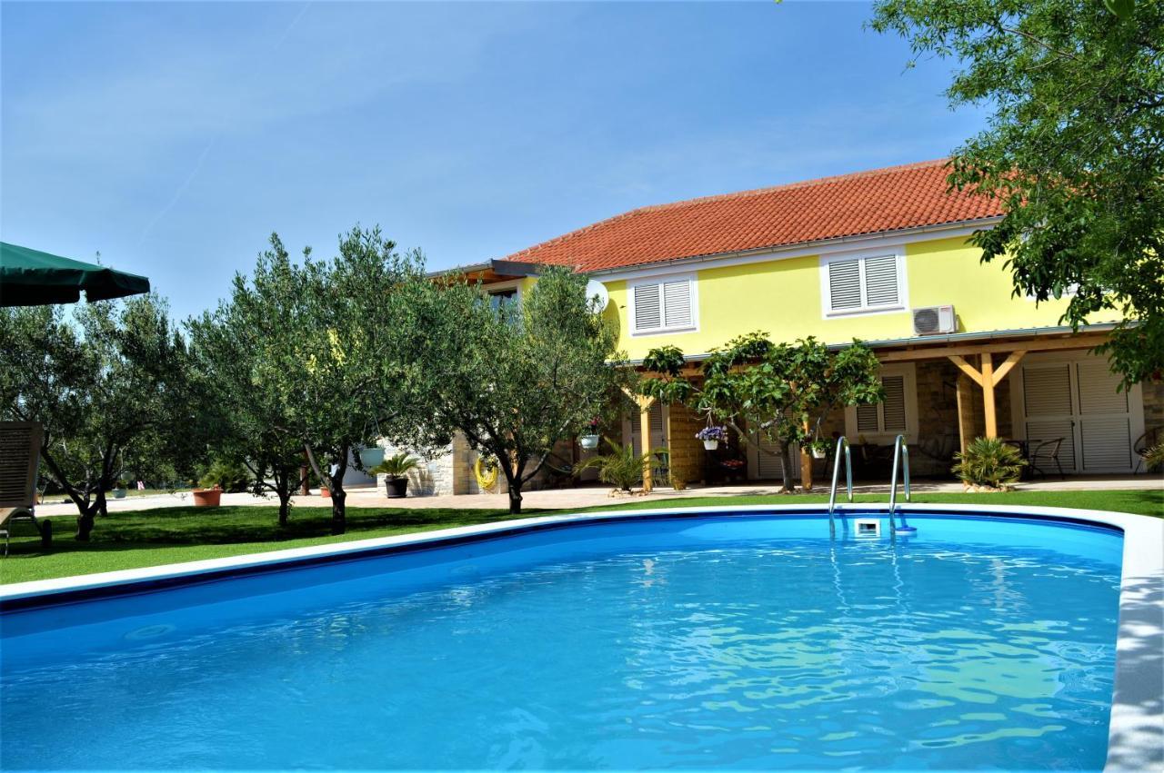 Studio Apartments Luka Biograd - Бенковаць Екстер'єр фото