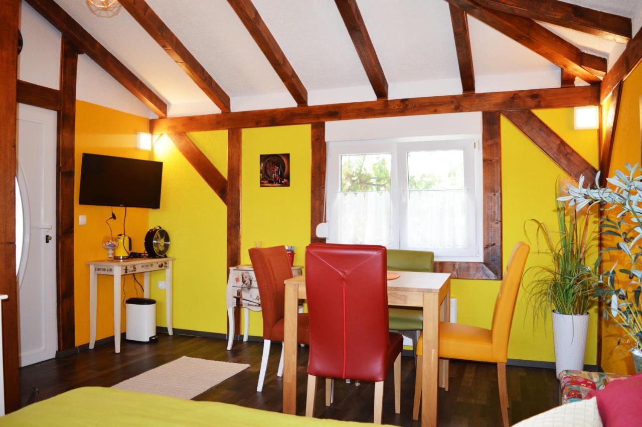 Studio Apartments Luka Biograd - Бенковаць Екстер'єр фото