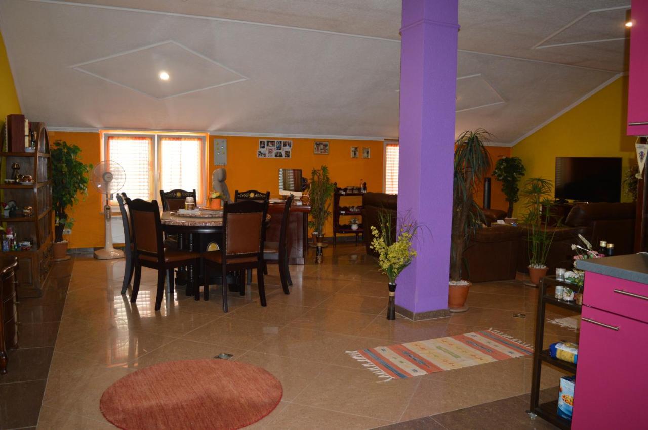 Studio Apartments Luka Biograd - Бенковаць Екстер'єр фото