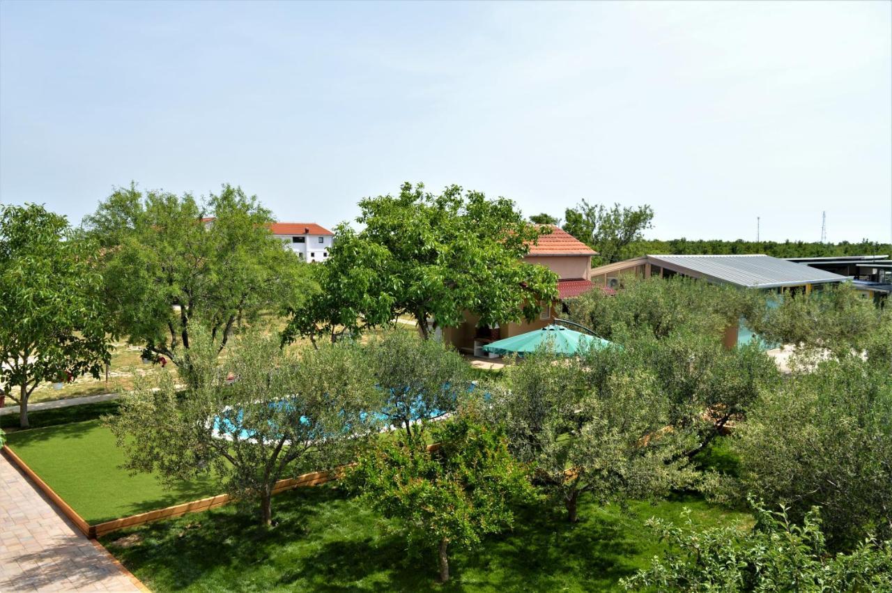 Studio Apartments Luka Biograd - Бенковаць Екстер'єр фото