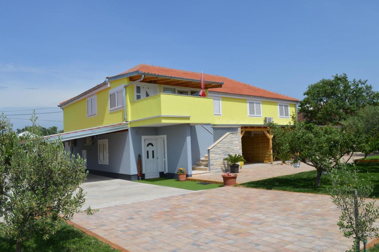 Studio Apartments Luka Biograd - Бенковаць Екстер'єр фото