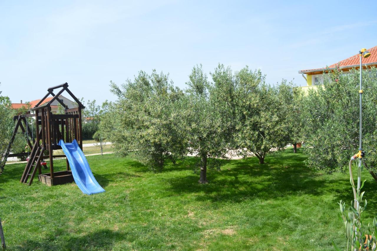 Studio Apartments Luka Biograd - Бенковаць Екстер'єр фото