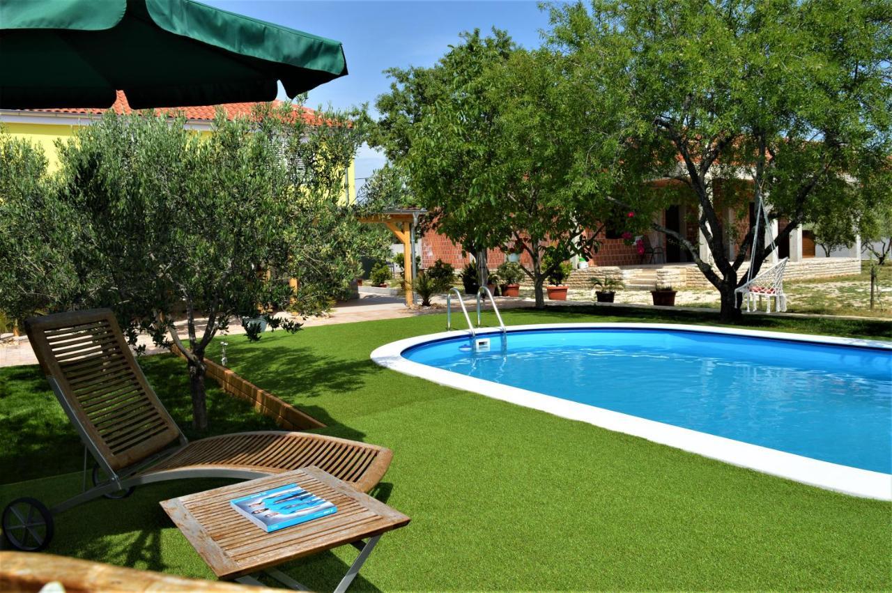 Studio Apartments Luka Biograd - Бенковаць Екстер'єр фото