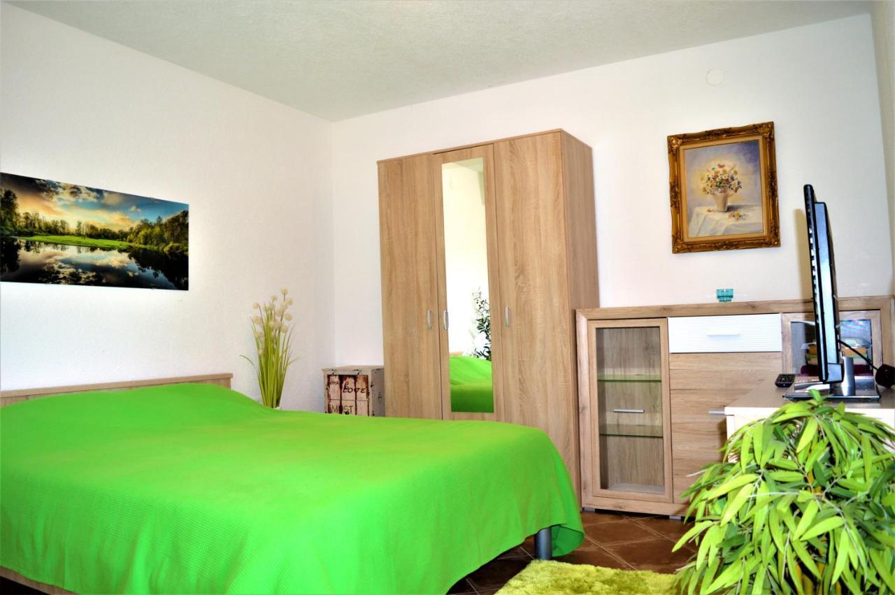 Studio Apartments Luka Biograd - Бенковаць Екстер'єр фото