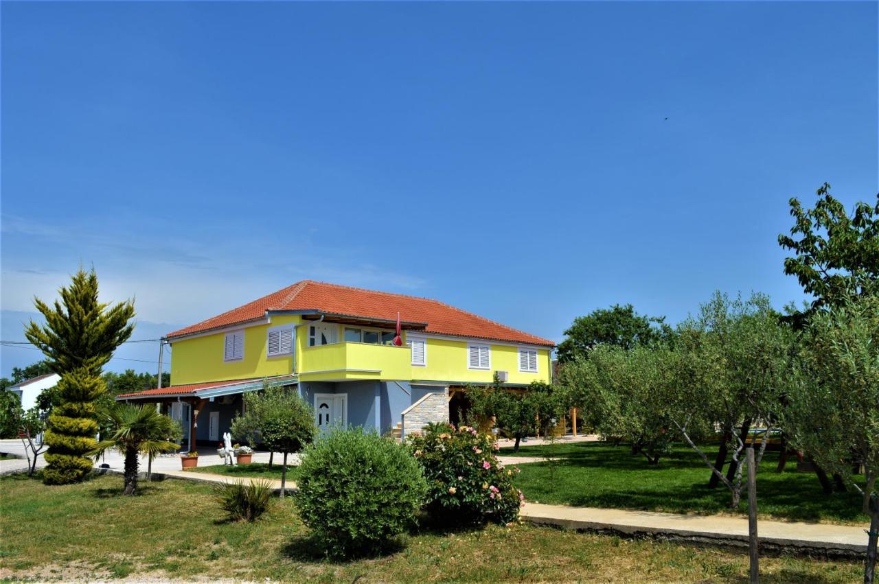 Studio Apartments Luka Biograd - Бенковаць Екстер'єр фото