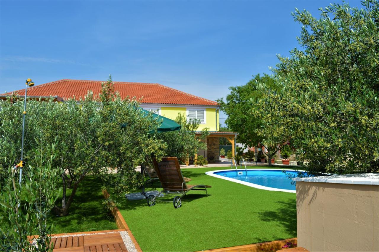 Studio Apartments Luka Biograd - Бенковаць Екстер'єр фото