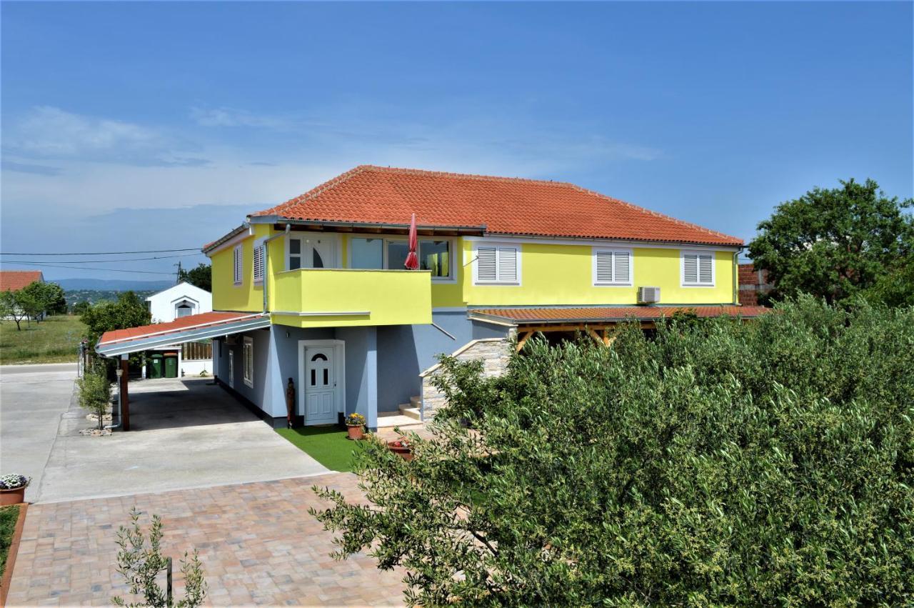 Studio Apartments Luka Biograd - Бенковаць Екстер'єр фото
